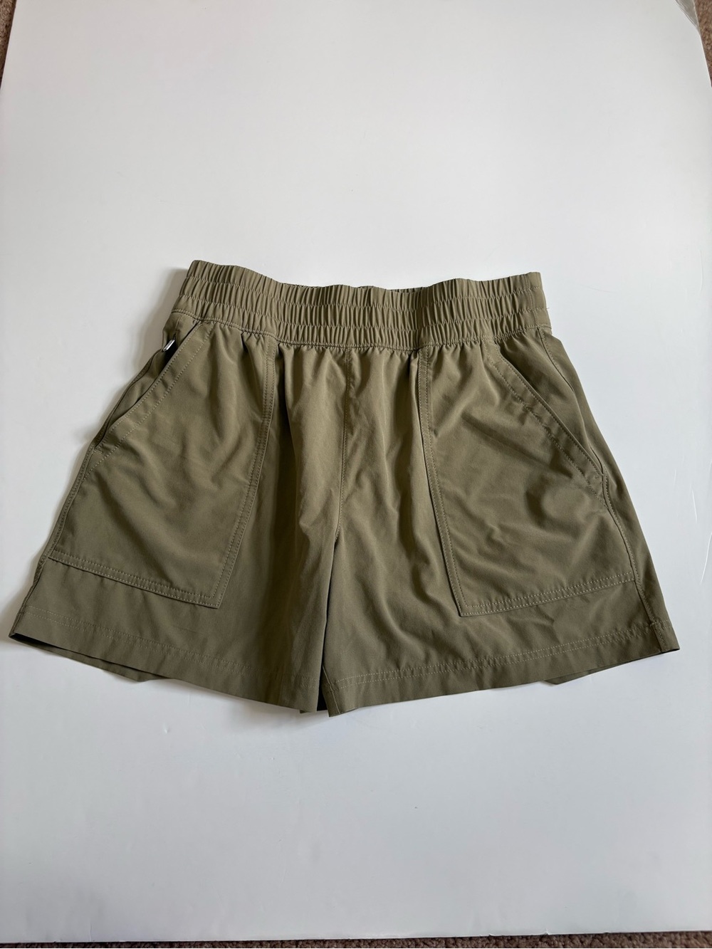 Athleta Wayfind High Rise Khaki Brown Shorts Size Small